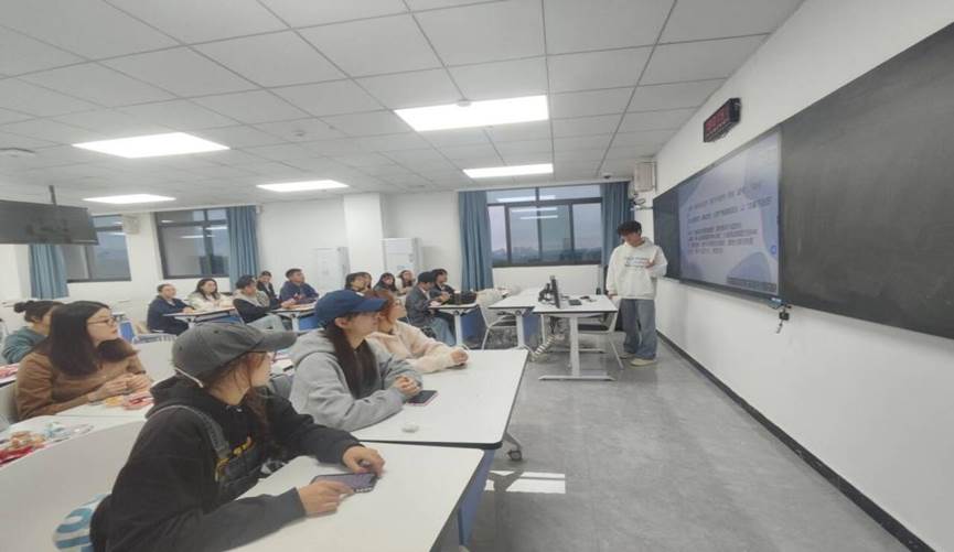 A916EAD89FBDF4A45519B43D807F4E34